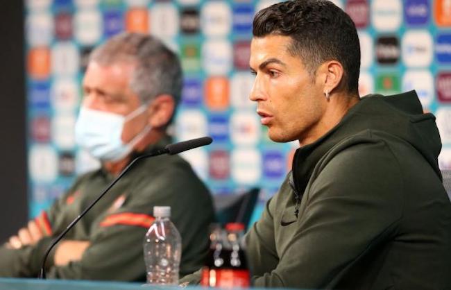 Coca Cola loses 4bn after Ronaldos gesture