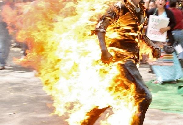 Drama As Man Sets Self Ablaze To Protest Seizure Of Vehicle By LASTMA 56 Man sets self ablaze