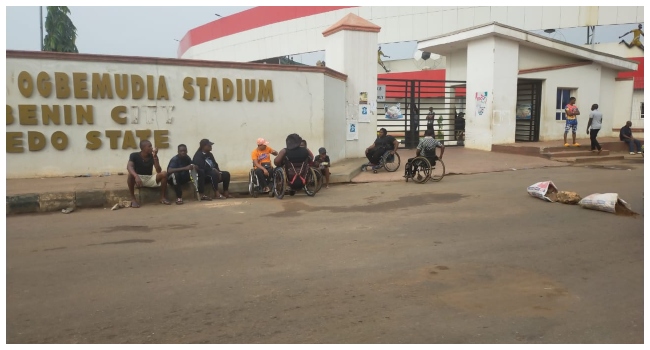 Edo: Staff Barricade Entrance Of Samuel Ogbemudia Stadium, Protest Sack Of 1,500 Workers (Photos)