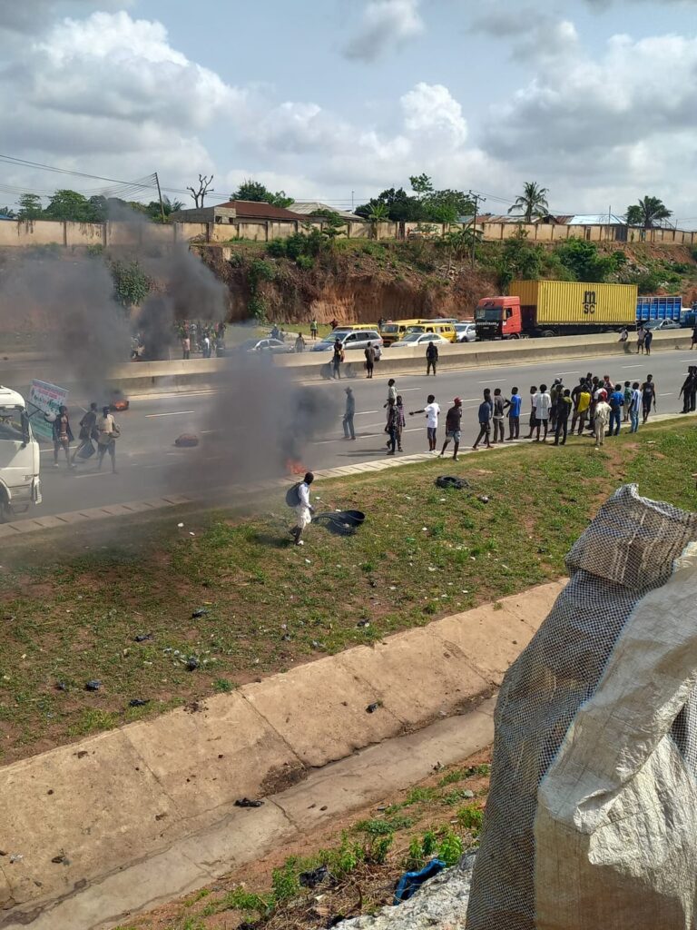 JUST IN: Youths Block Lagos-Ibadan Expressway, Demand Better Nigeria