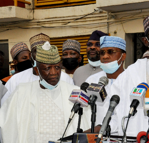 BREAKING: Former Governor, Popular Senator Dump APC For PDP