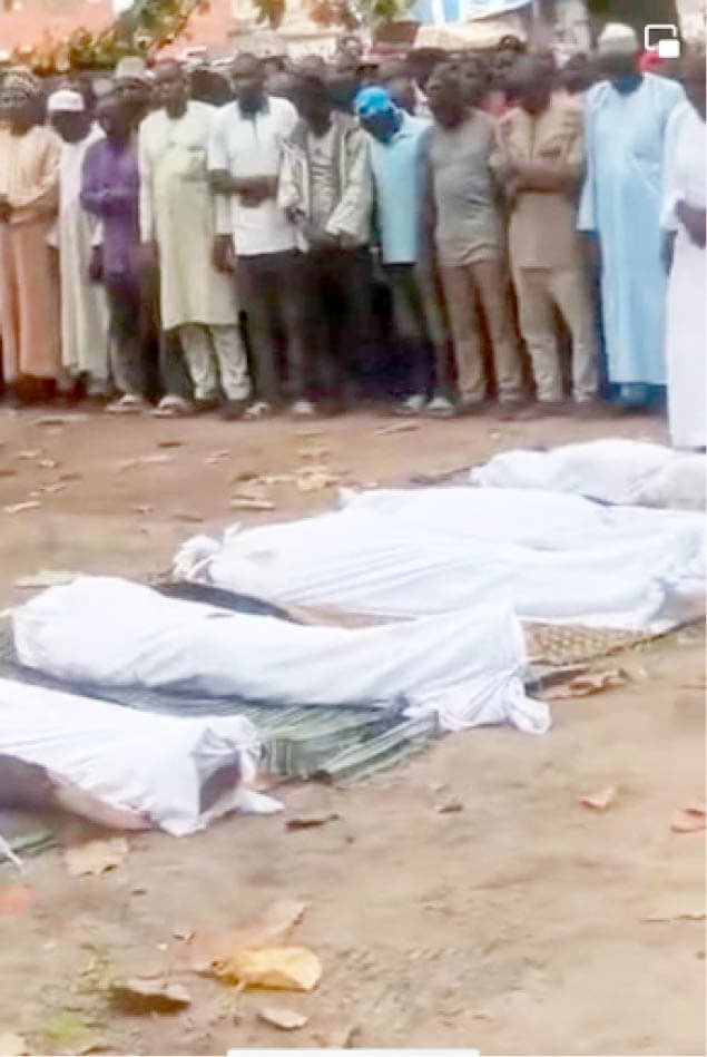 Tears As Woman, 4 Kids Killed By IPOB Got Buried In Anambra