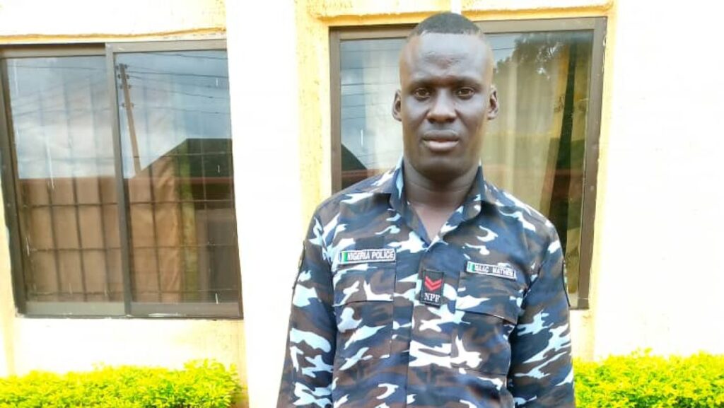 Viral Video: Policeman Arrested For Singing And Dancing To Music Of Cult Group (Watch) 59 Viral Video: Policeman Arrested For Singing And Dancing To Music Of Cult Group (Watch)