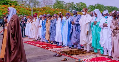 Buhari Participates In Eid-Al-Fitr Prayers At Mambila Barracks (Photos)