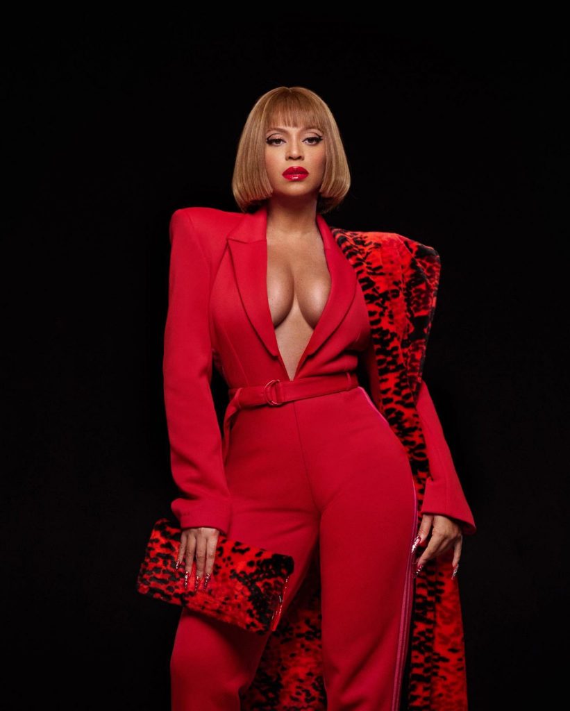 Beyonce in horny scarlet for her Valetines Day collection 1642x2048 1