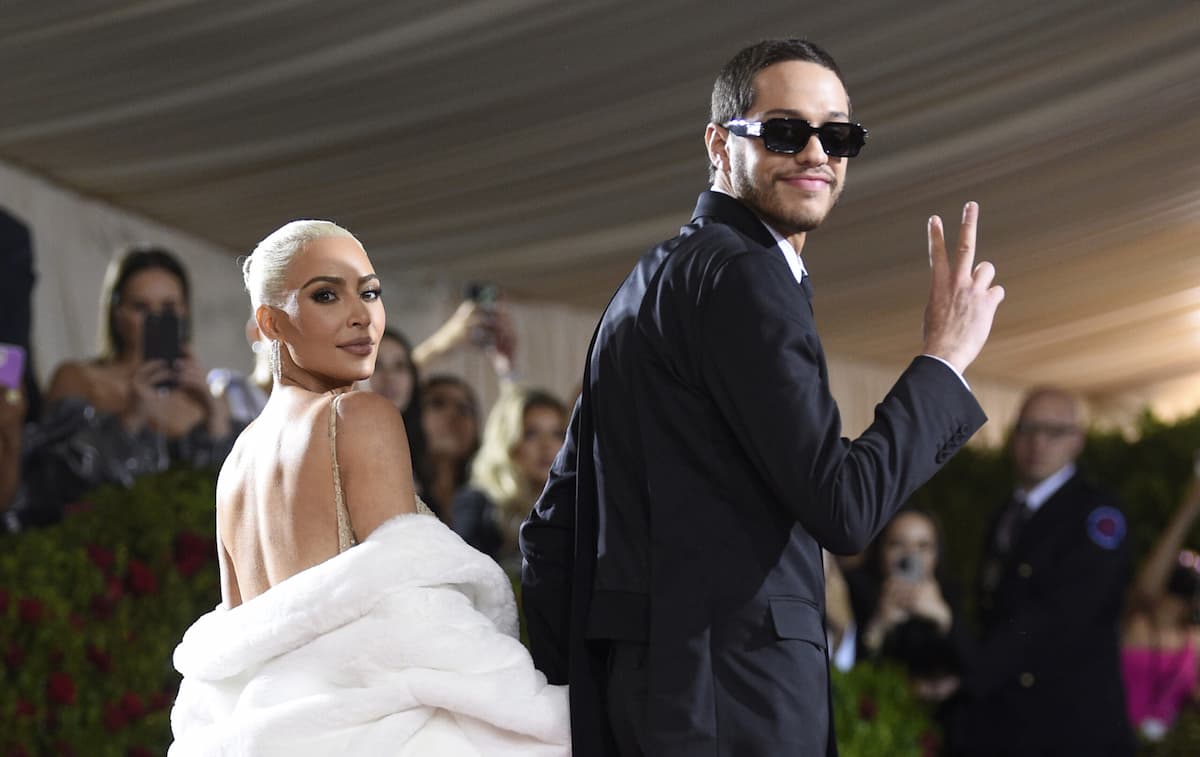 Kim Kardashian and Pete Davidson scaled 1
