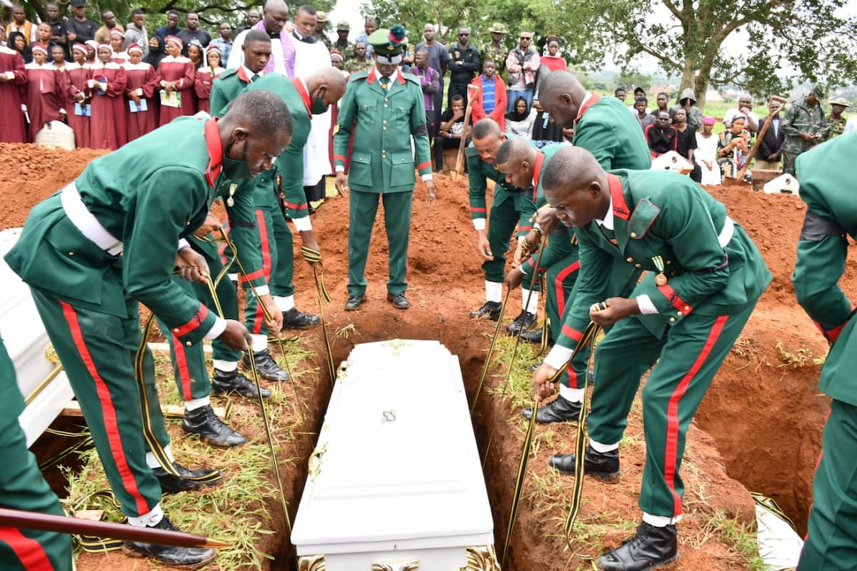 Troops Of Guards Brigade Nigerian Army Gunned Down In Abuja Buried (PHOTOS)
