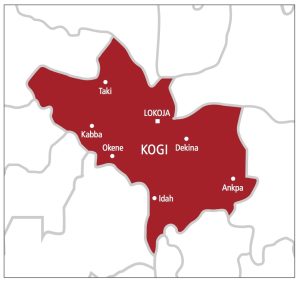 Flooding: Commuters Resort To Canoes In Lokoja 58 R 8