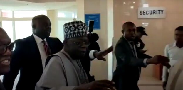 Moment Tinubu Arrived Meeting With APC Governors, NWC Members (VIDEO)