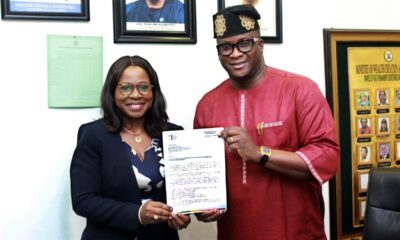 F7hyp6WXsAE 8cm