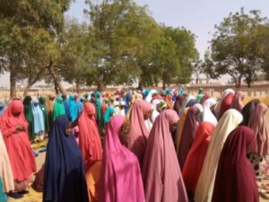 Muslims praying 5