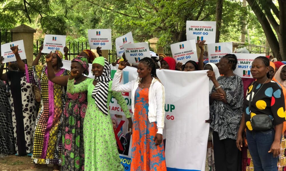 APC women protesters