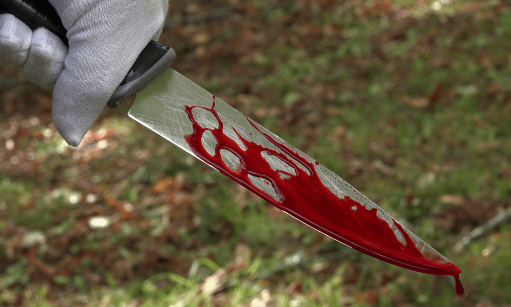 Knife with blood 1536x864 1