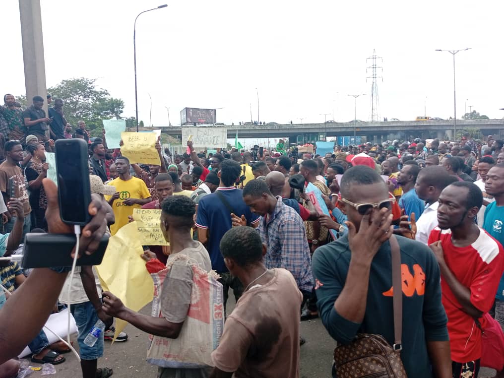Protesters in Lagos 1