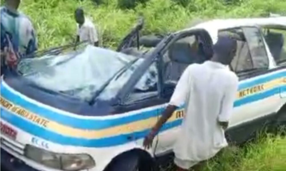 Two babies three others die in Abia crash