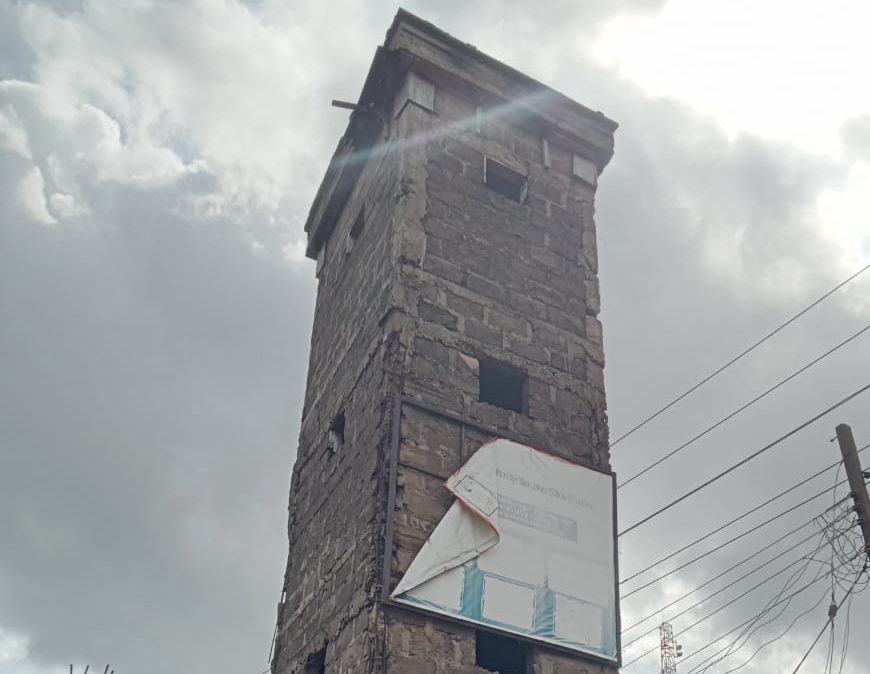 collapsing security tower e1723138100204