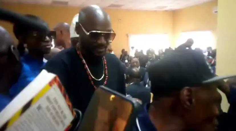 2face and Natasha in court