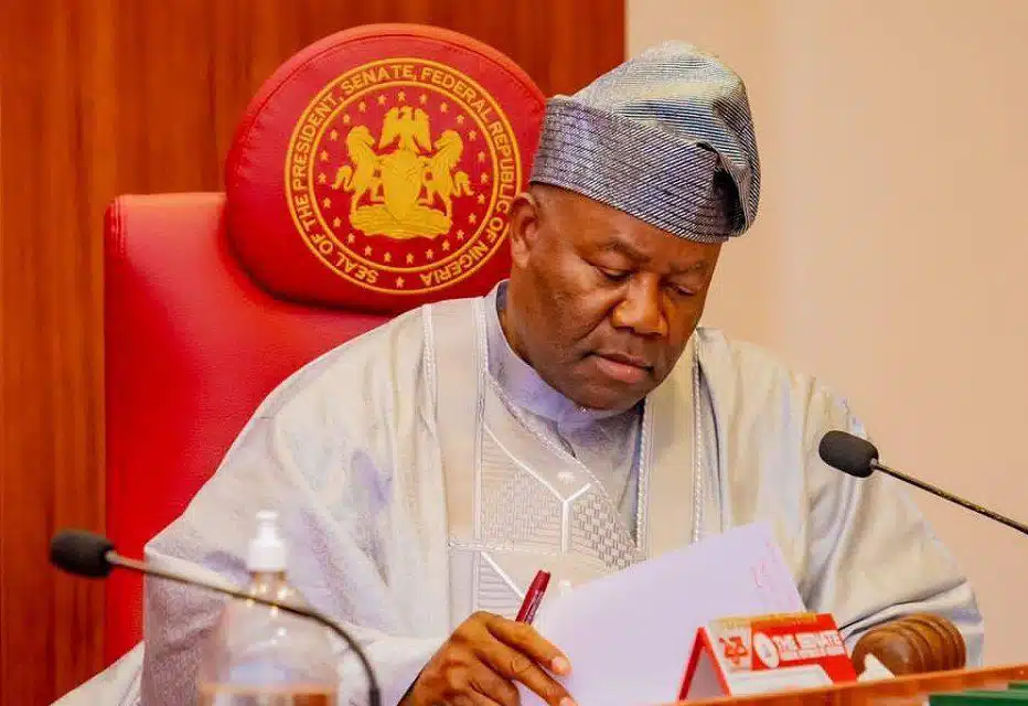 Godswill Akpabio Senate President.jpg 4