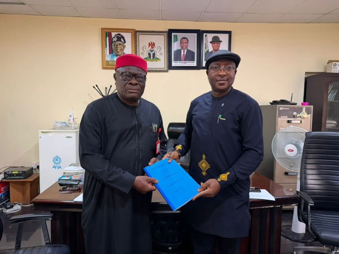 Handing over photo between Messrs Effanga and Onuoha