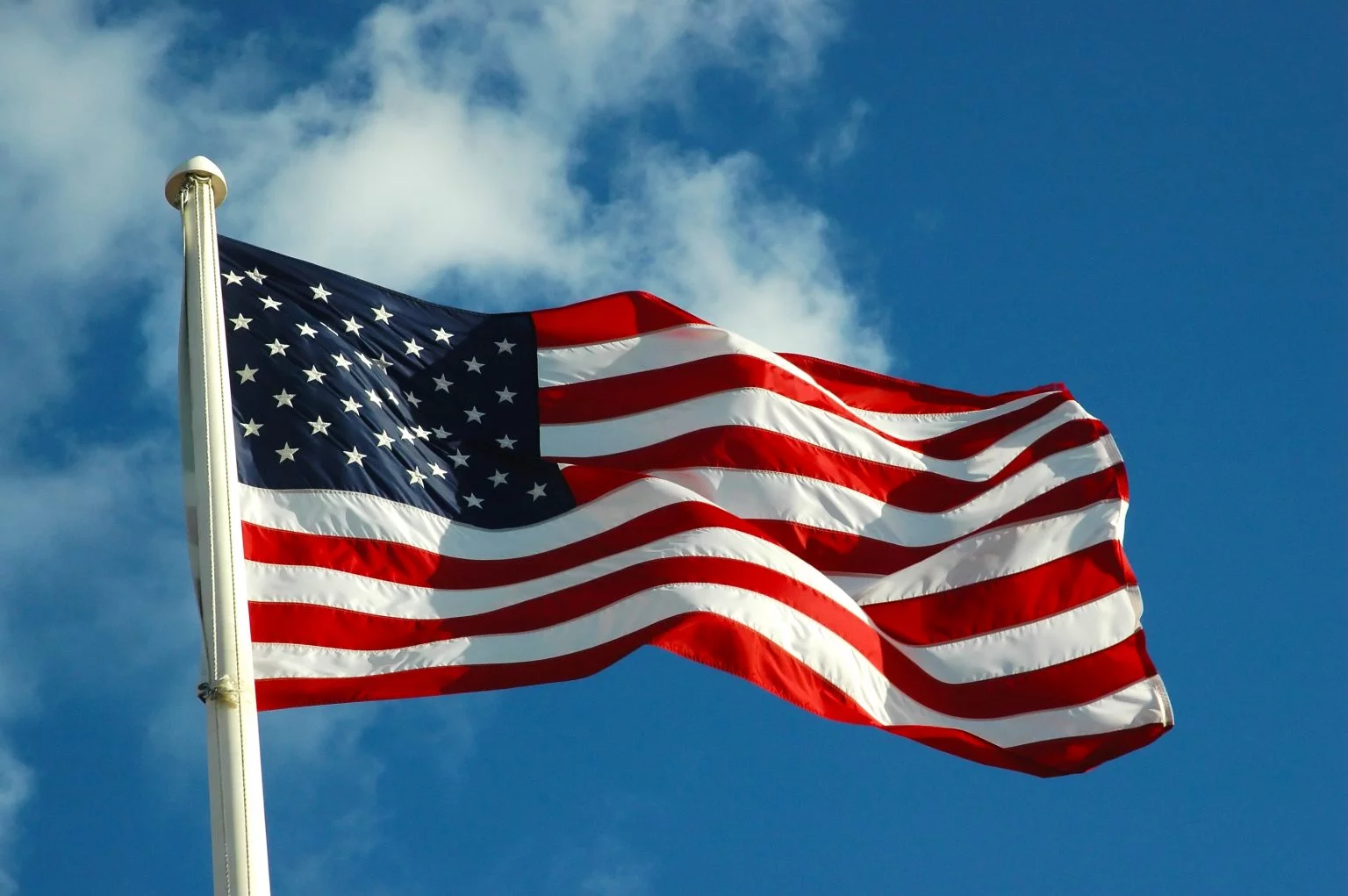 us flag 1536x1021.jpg 1